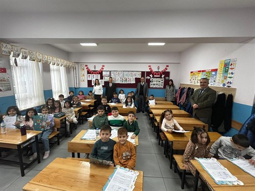 Kaymakamımız Sayın Halil İbrahim ACIR Ziya Gökalp İlkokulunda Düzenlenen Karne Dağıtım Törenine Katıldı